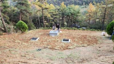 전북 완주군 묘지 사초작업